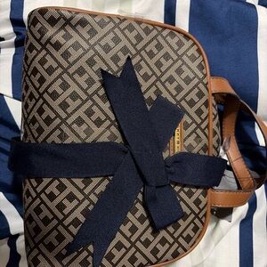 Tommy Hilfiger bag